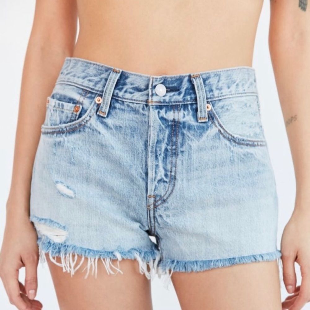 Levi's 501 Cut Off Women's Short Button Fly Frayed Distressed in Waveline Sz 27 - Picture 3 of 13